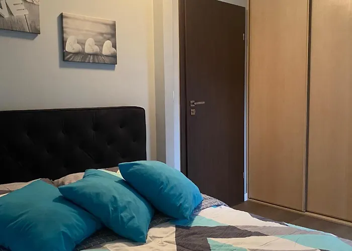 Hire House