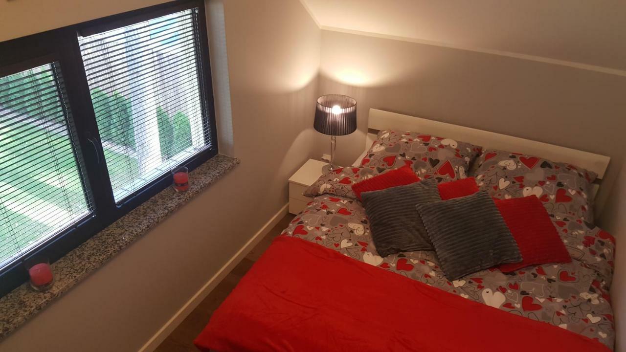 Hire House