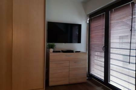 Hire House *